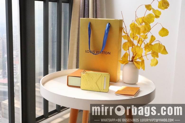 LV Bags M81882 12X8X0.8cm YG 3