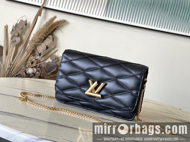 LV Bags M13139 12x5x20cm gf