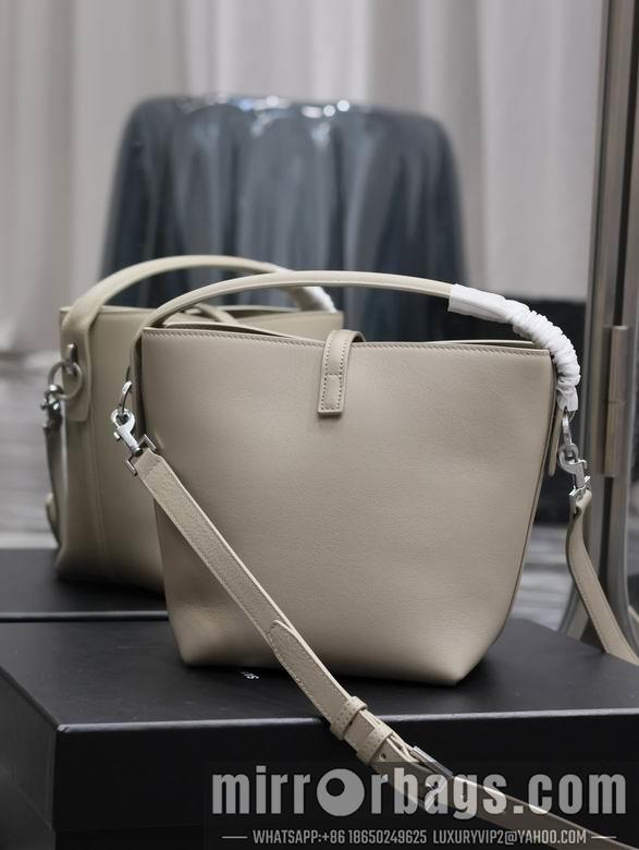 YSL Bags 749036 17X20X13cm YG 1