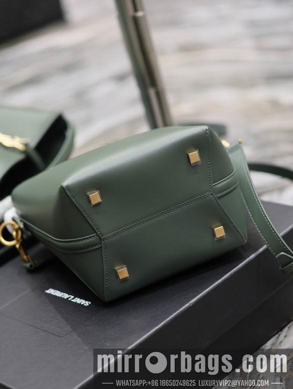 YSL Bags 749036 17X20X13cm YG 3