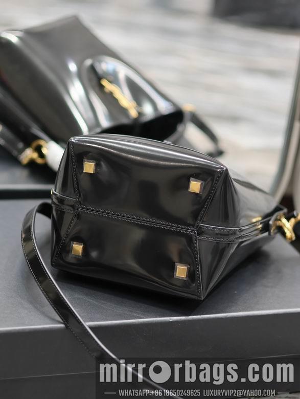 YSL Bags 749036 17X20X13cm YG 4