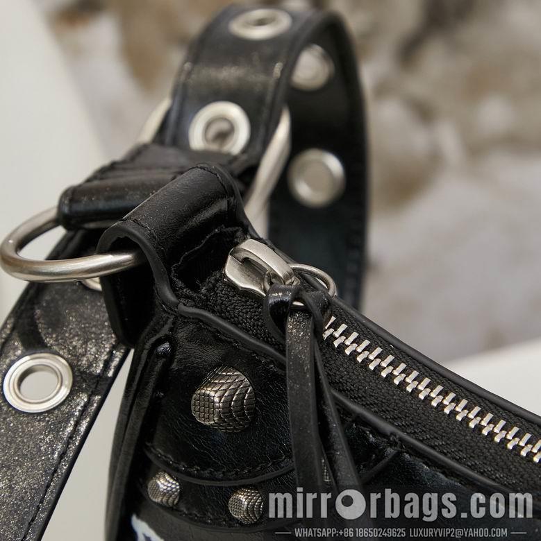 Balenciaga Bags 671308 26X15X6cm XMY