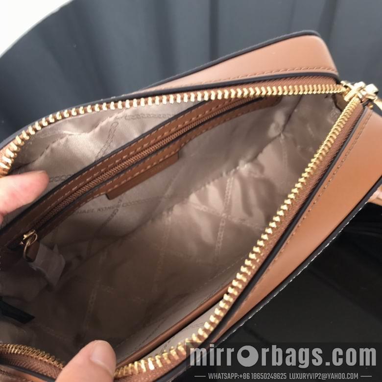 Michael Kors Bags 22X15X7cm 090306 DY 4
