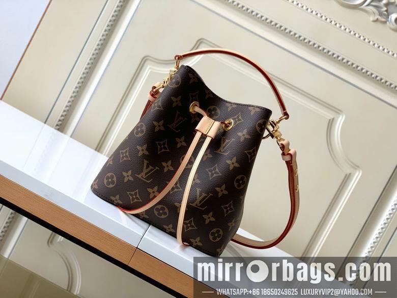 1:1 Louis Vuitton Bags M46581 20X20X13cm XM