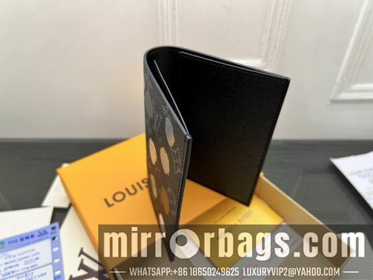 1:1 Louis Vuitton Bags M64502 10x14x2.5cm zy
