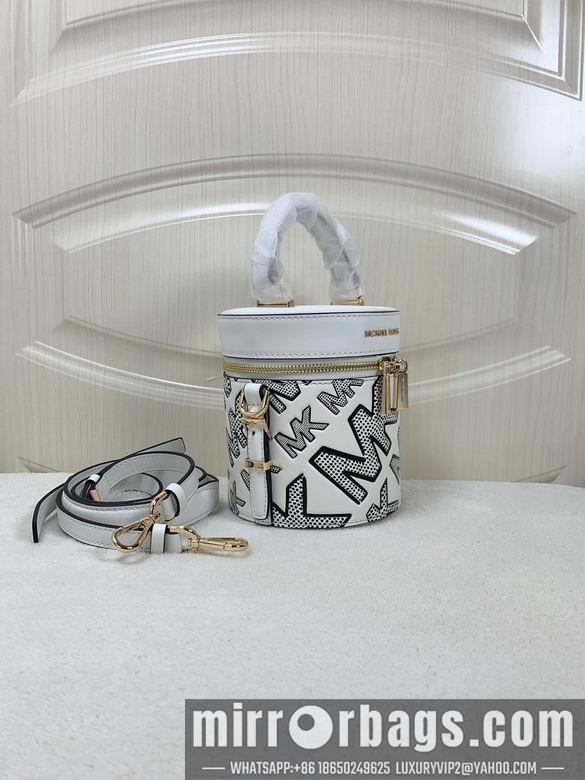 Michael Kors Bags 14X14X15cm 090926 DY 5