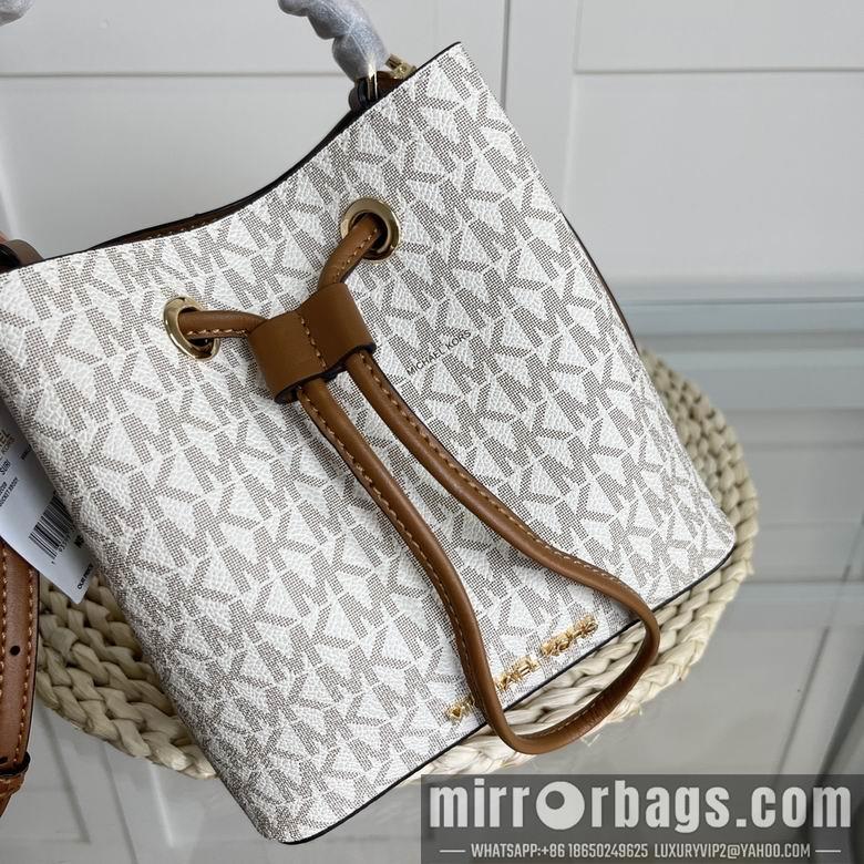 Michael Kors Bags 18X18X10cm 072702 EY 4colour
