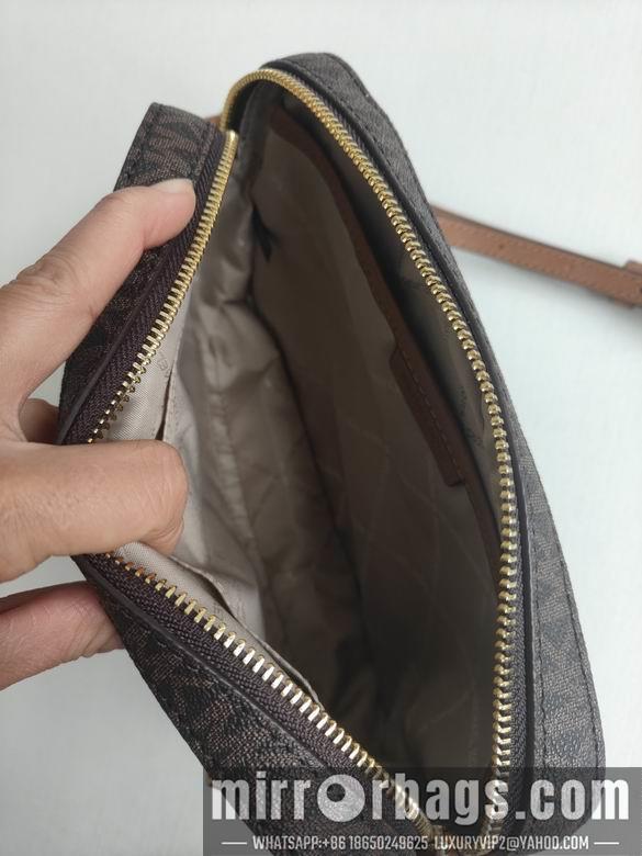 Michael Kors Bags JET SET ITEM 24X16X5cm 090307 DY 1