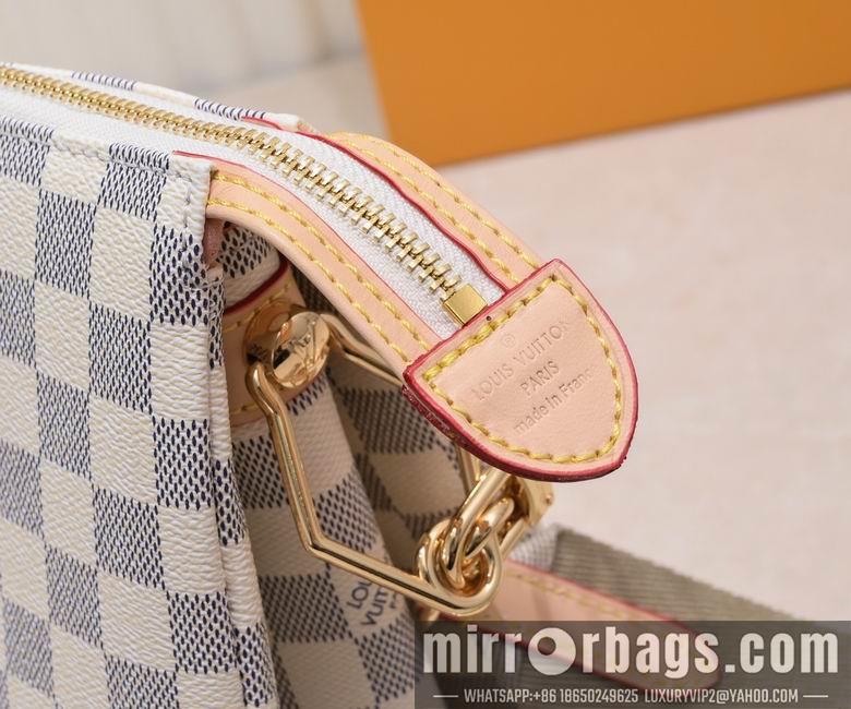 1:1 Louis Vuitton Bags Coussin M57792 30cm YG 4colour
