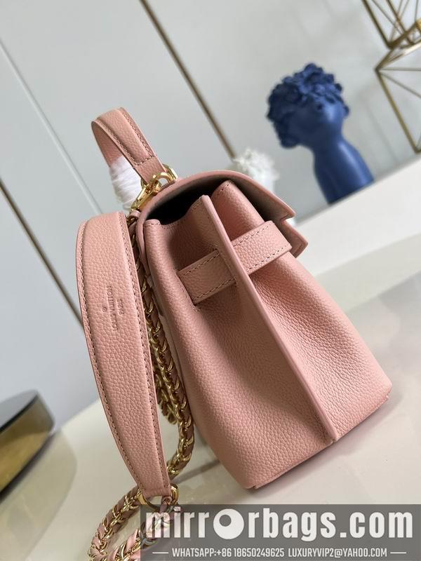 1:1 Louis Vuitton Bags Lockme Ever M21088粉23x17x10cm CN