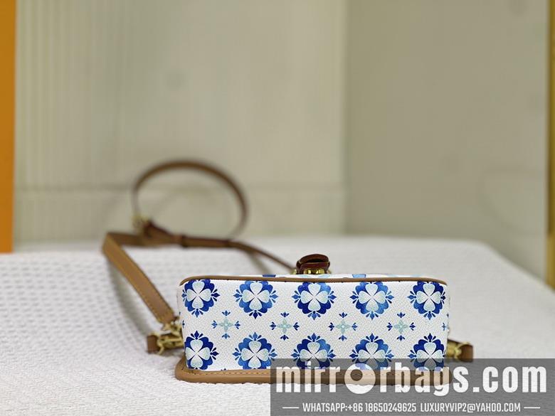 1:1 Louis Vuitton Bags Pool M83300 19x10.5x6cm ss1