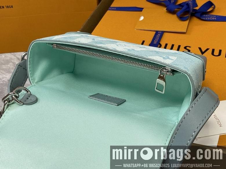 1:1 Louis Vuitton Bags M22637 18X11X6.5cm