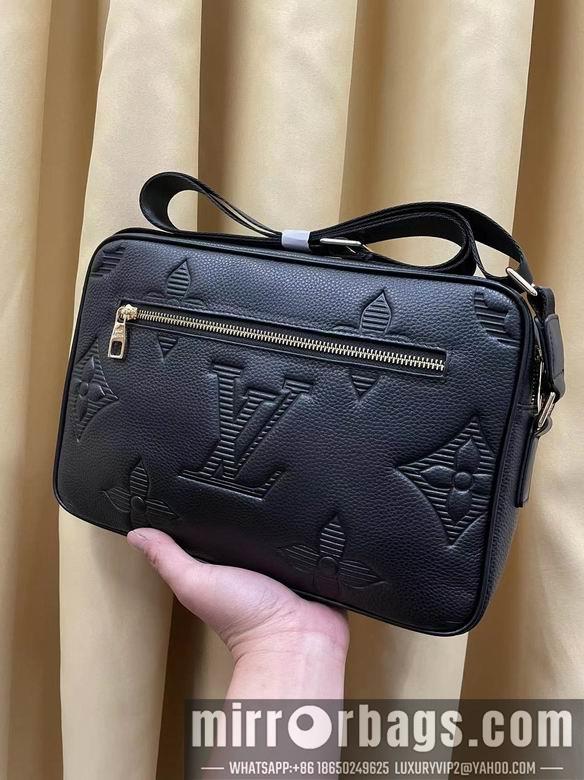 1:1 Louis Vuitton Bags 997-4 32X22X7cm WP 2colour