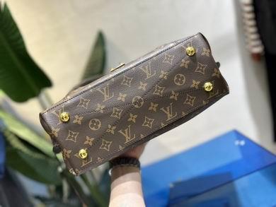 1:1 Louis Vuitton Bags M40781 32X36X14cm XM