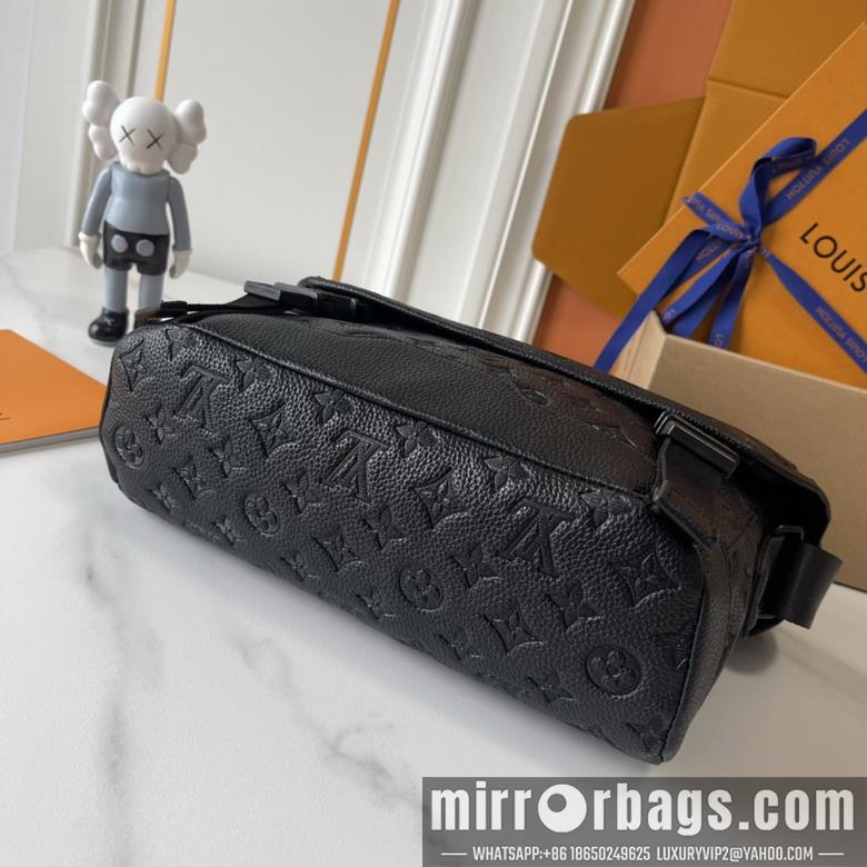 1:1 Louis Vuitton Bags Voyager M25121 33x22.5x11cm ss