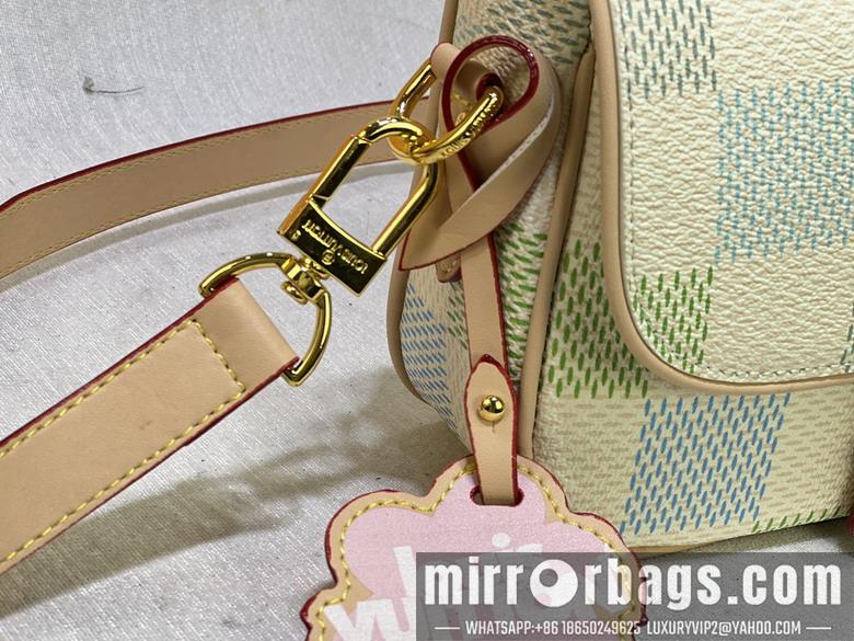 1:1 Louis Vuitton Bags Montsouris M40665 20x17x7cm ss