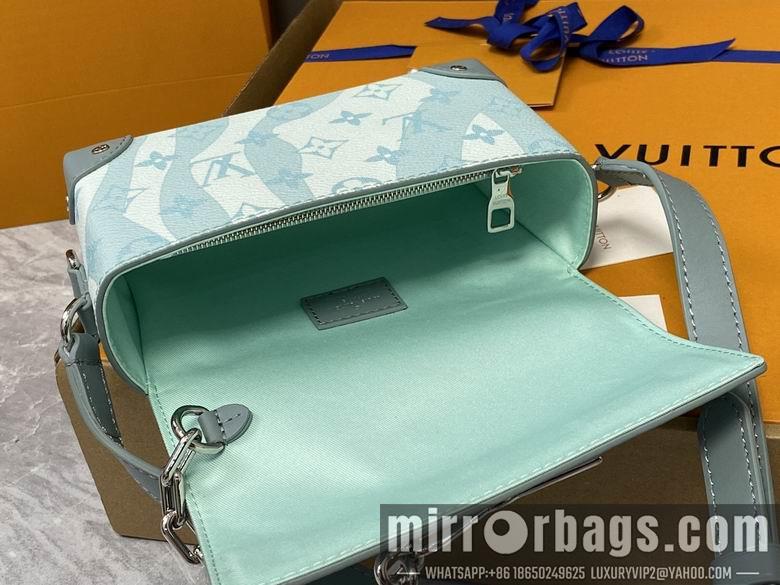 1:1 Louis Vuitton Bags M22637 18X11X6.5cm