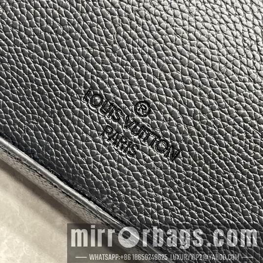 1:1 Louis Vuitton Bags Pilot M23778 39x29x6cm ss