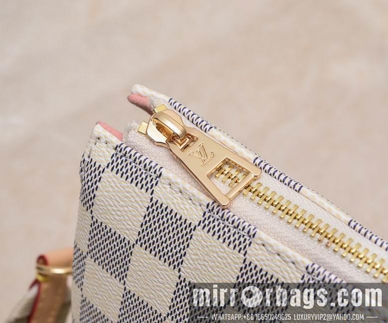 1:1 Louis Vuitton Bags Coussin M57792 30cm YG 4colour