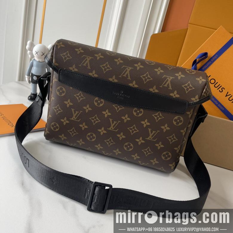 1:1 Louis Vuitton Bags Voyager M12517 33x22.5x11cm ss1