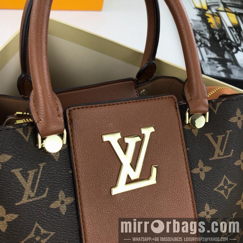 1:1 Louis Vuitton Bags 55339 30x23x13cm jj2