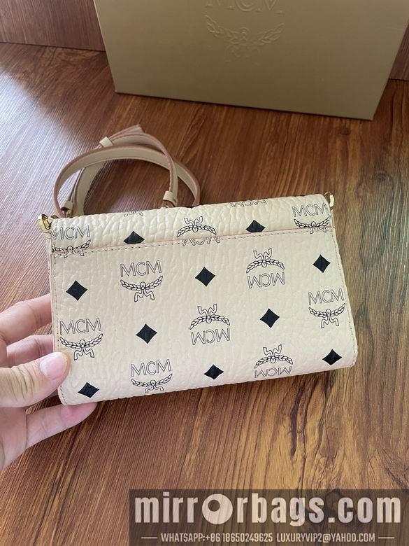 MCM Bags 20534 trumpet DY 1