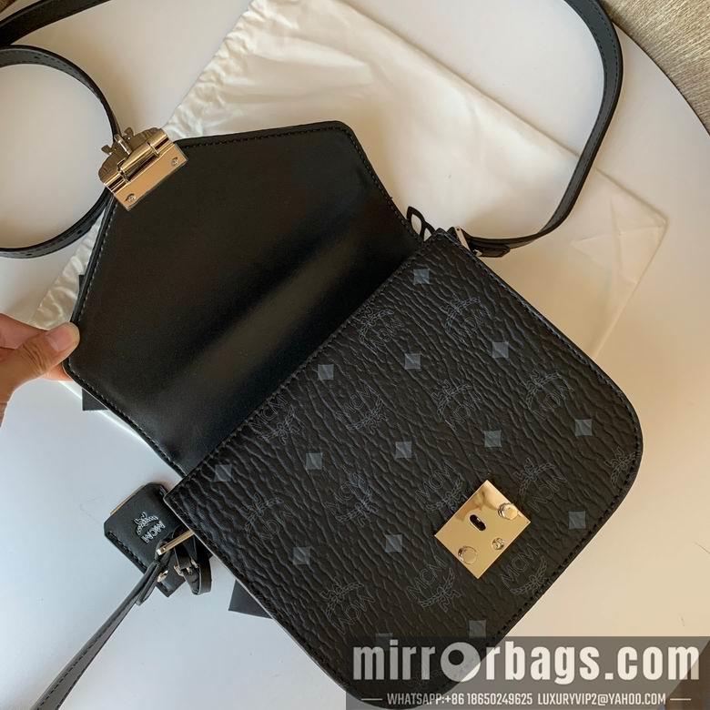 MCM Bags MCM 19x21x8.5cm DY 1