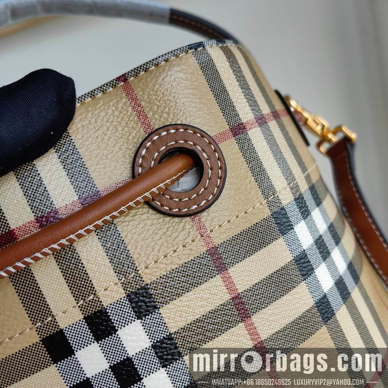 Burberry Bags 16X26X26cm 081306 IQ
