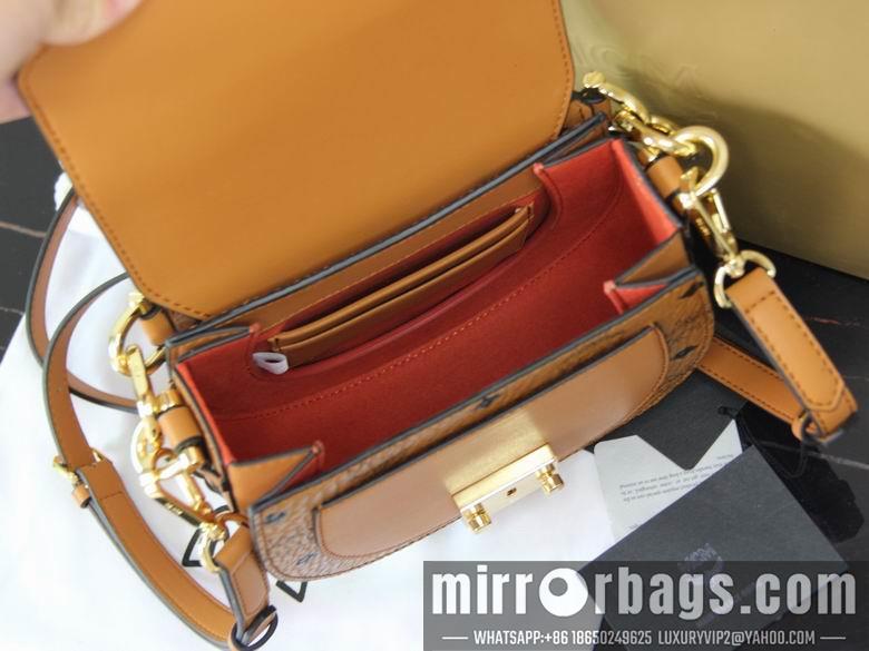MCM Bags 10219 18x18x7cm DY 2