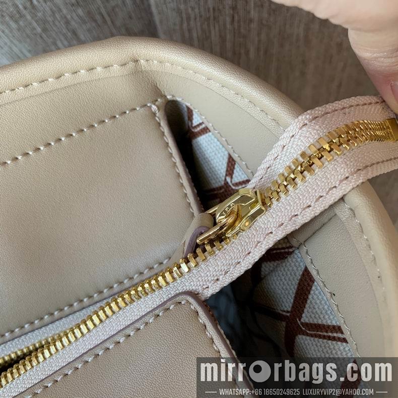 MCM Bags MCM 32X32X16cm dy14