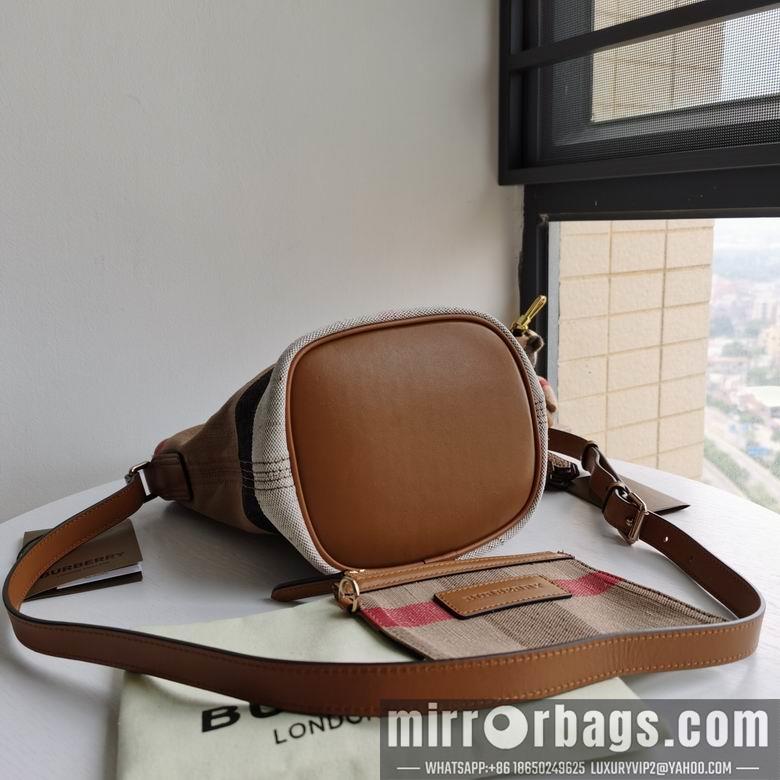 Burberry Bags 9331 17x15.5x24.5cm HQ