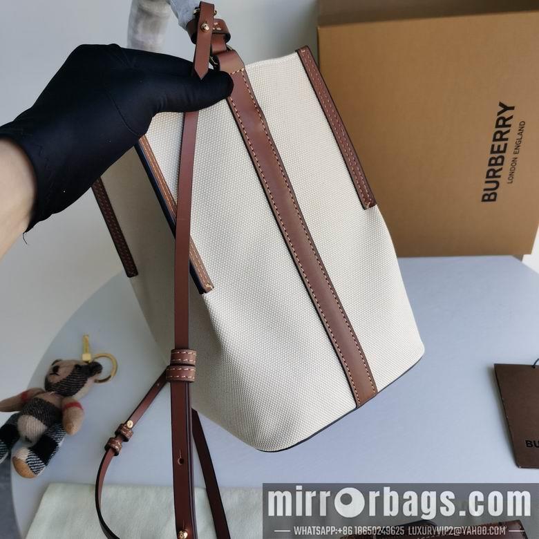 Burberry Bags 80268241 21X16.5X25cm IQ