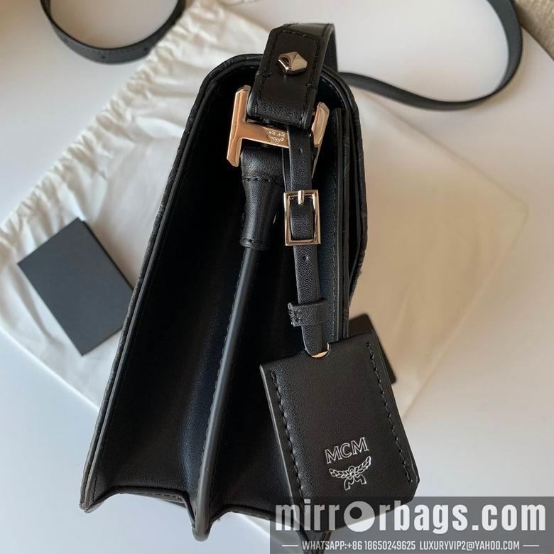 MCM Bags MCM 19x21x8.5cm DY 1