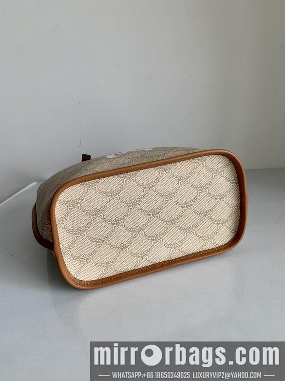MCM Bags 132221 13X22X21.5cm EY