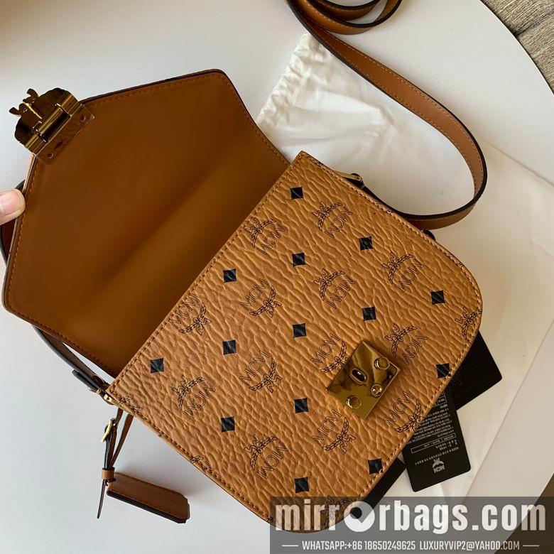 MCM Bags MCM 19x21x8.5cm DY 1