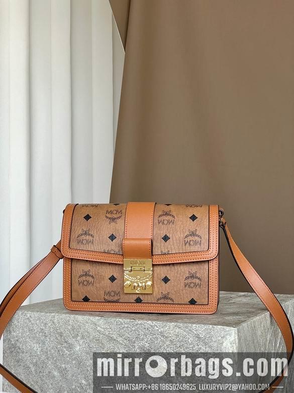 MCM Bags MWPBAW005CO001 22X5.5X15.5cm JY