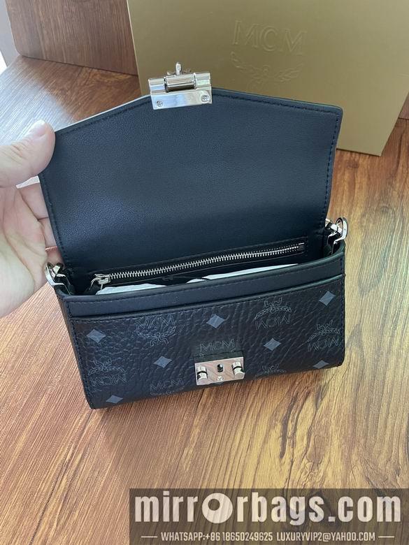 MCM Bags 20534 trumpet DY 2