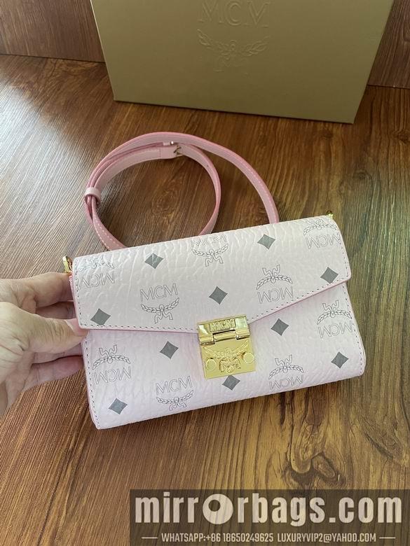 MCM Bags 20534 trumpet DY 3