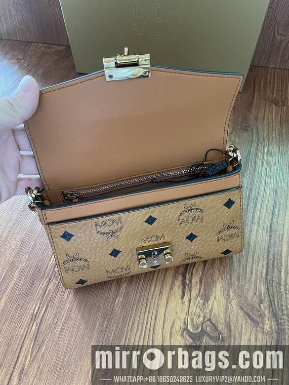 MCM Bags 20534 trumpet DY 4