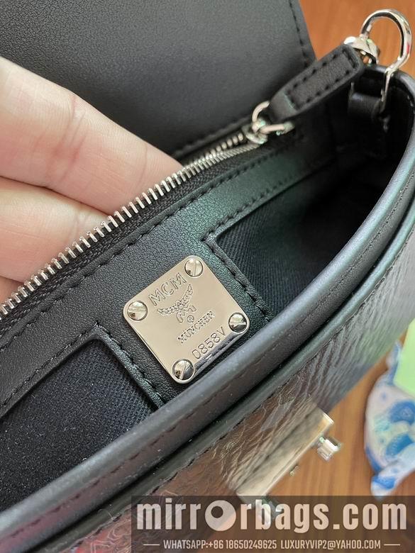 MCM Bags 20534 trumpet DY 2