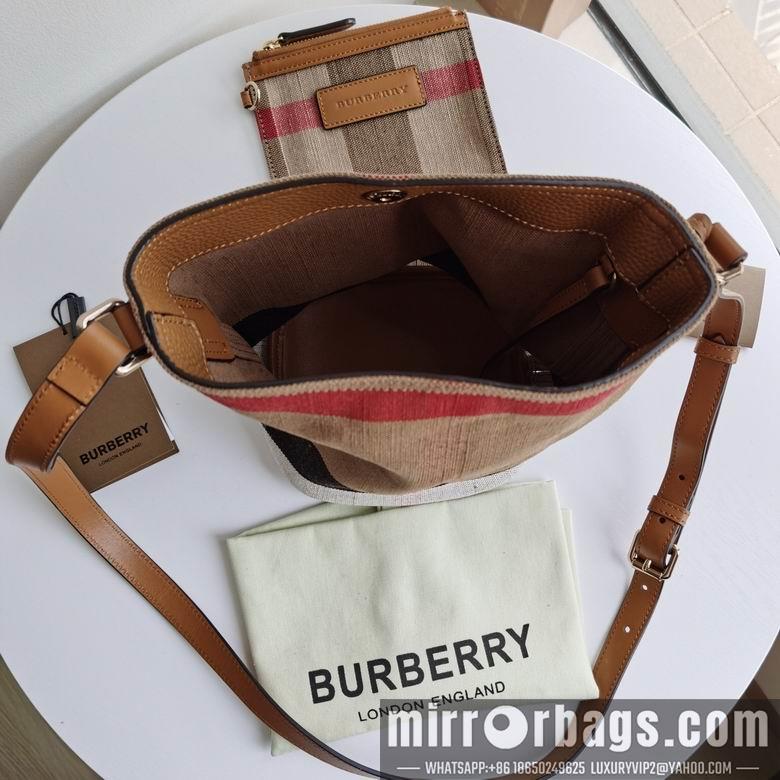 Burberry Bags 9331 17x15.5x24.5cm HQ