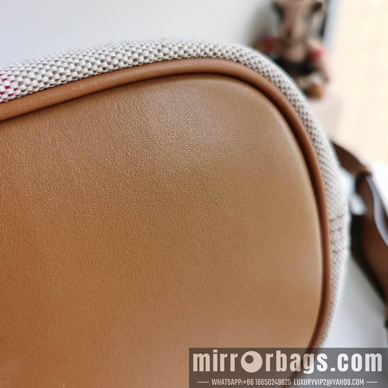 Burberry Bags 9331 17x15.5x24.5cm HQ