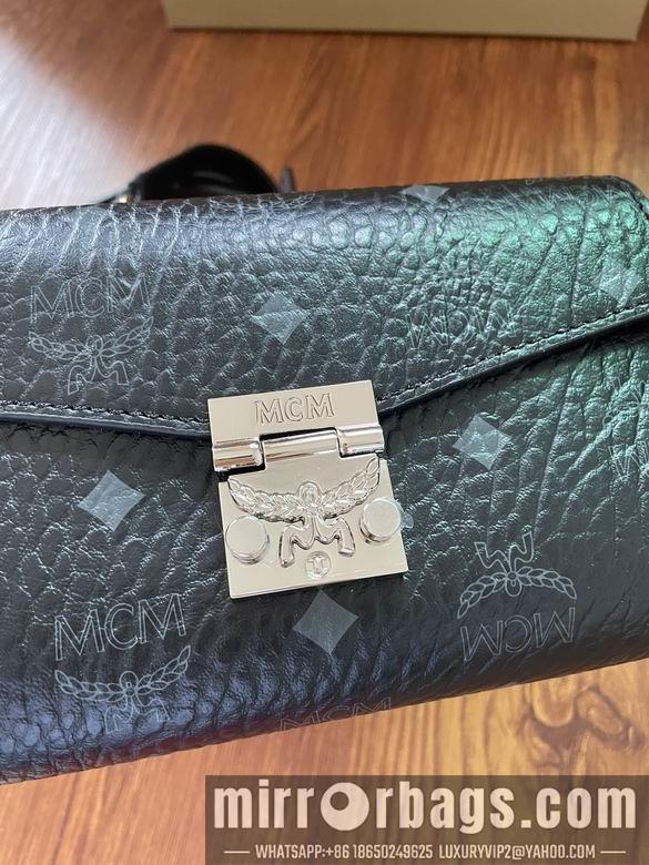 MCM Bags 20534 trumpet DY 2