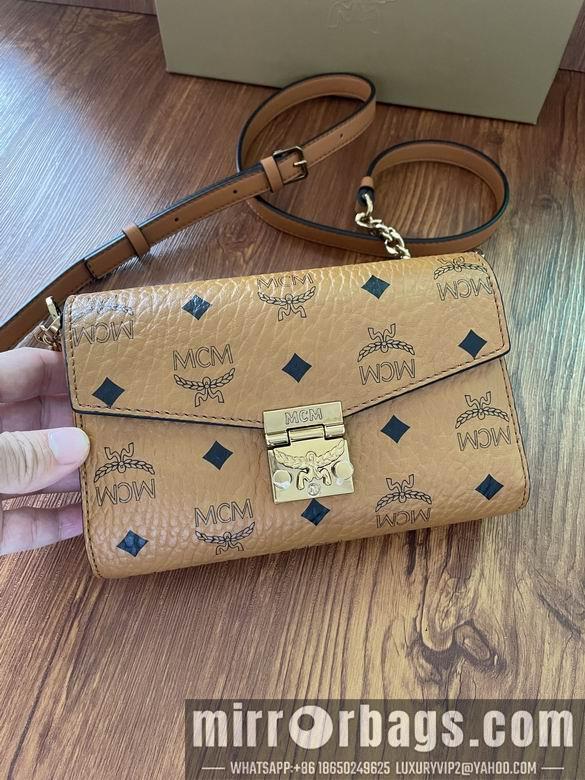 MCM Bags 20534 trumpet DY 4