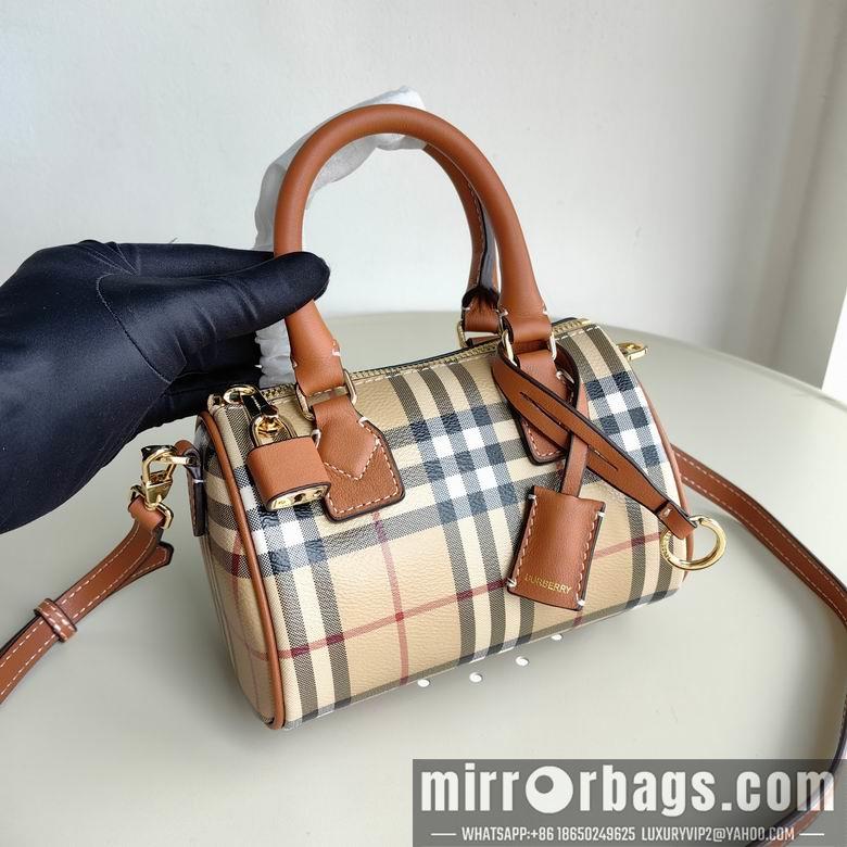Burberry Bags 18.5X11X12cm 070603 IQ