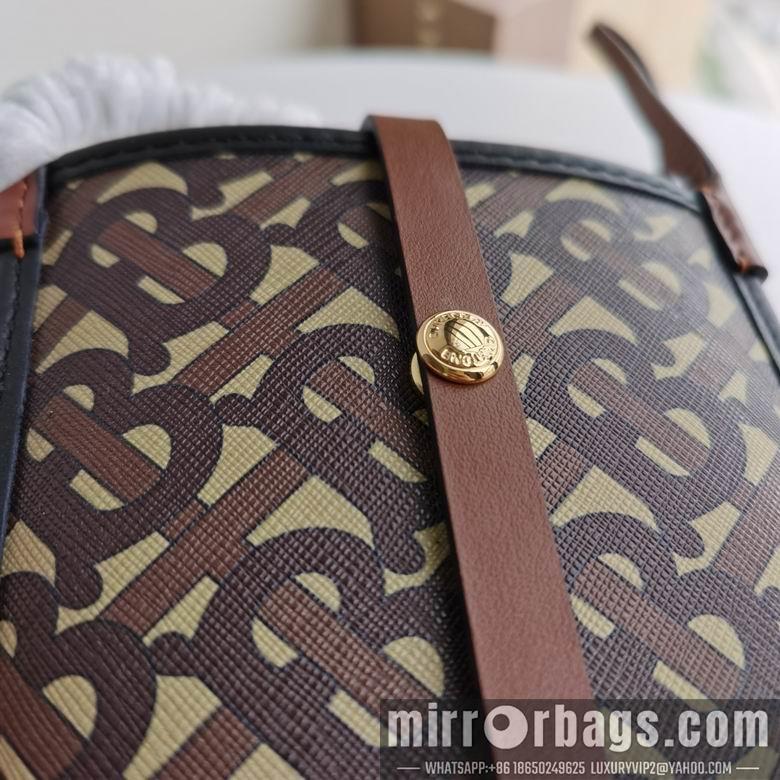 Burberry Bags 12X3.5X18cm 082701 IQ 4colour