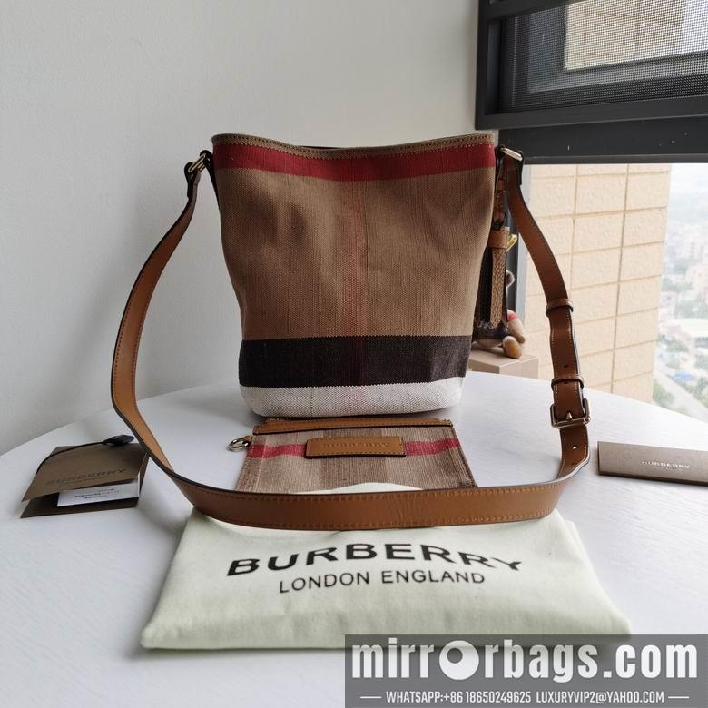 Burberry Bags 9331 17x15.5x24.5cm HQ