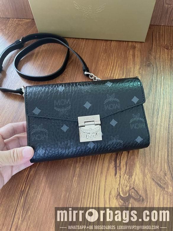 MCM Bags 20534 trumpet DY 2