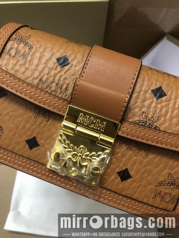 MCM Bags MCM 6801 11x18.5x5cm dy11