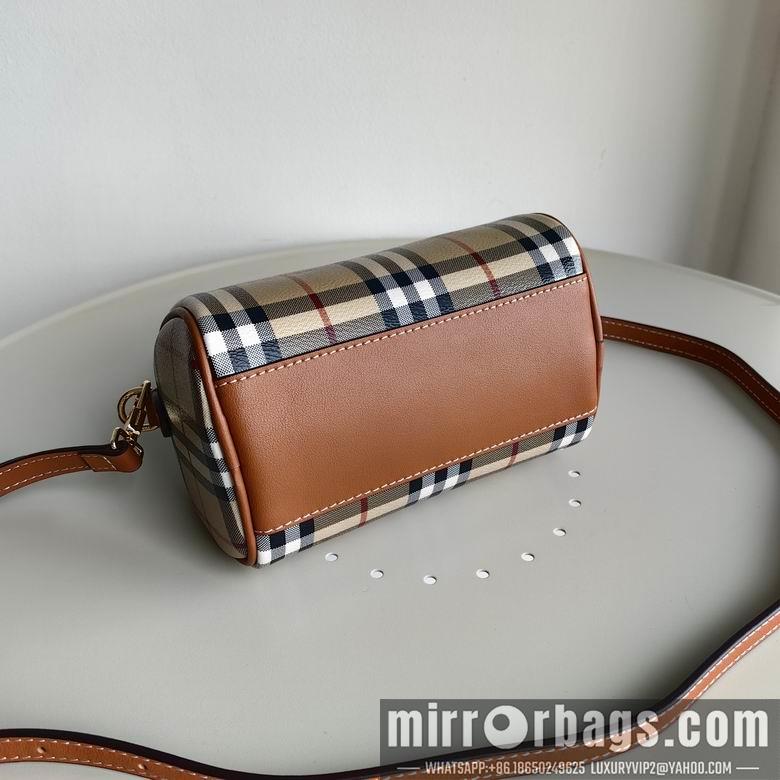 Burberry Bags 18.5X11X12cm 070603 IQ